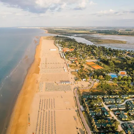 Beachside Getaway In * Bibione