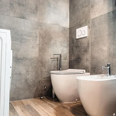 Beachside Getaway In Apartment