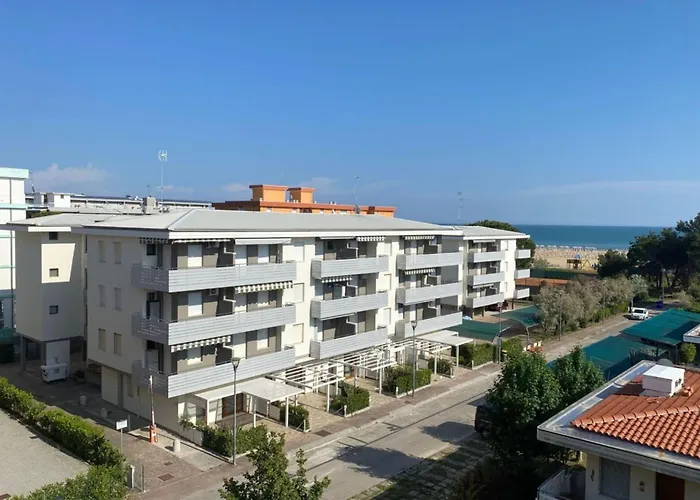 Beachside Getaway In Apartment *